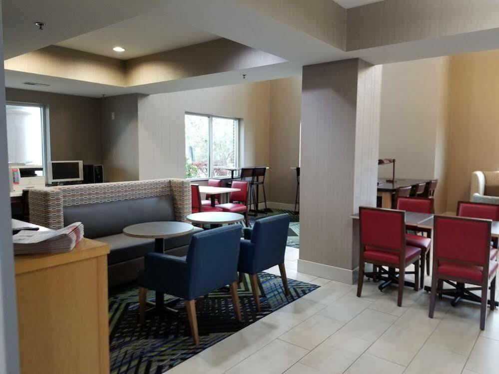 Holiday Inn Express Hotel & Suites Louisville South-Hillview, An Ihg Hotel Eksteriør billede